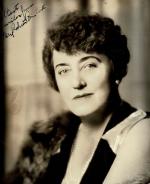 Rinehart, Original Portrait Photograph Signed by the "Amerian Agatha Christie", Mary Roberts Rinehart.